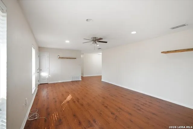 1307 WILLIAM ST George West, TX 78022