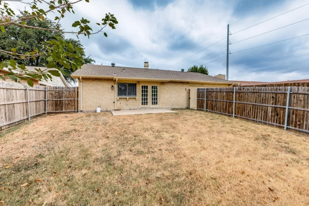 2922 Fair Meadow Drive Garland, TX 75044
