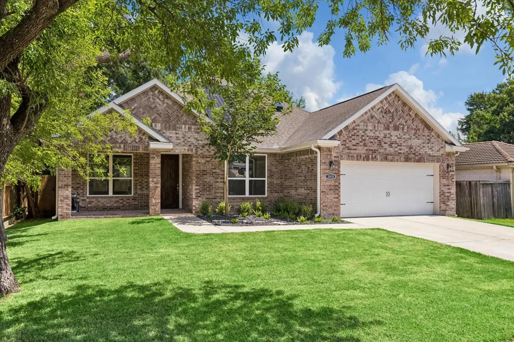 3810 Saratoga Drive Houston, TX 77088