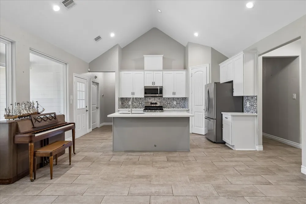 3810 Saratoga Drive Houston, TX 77088