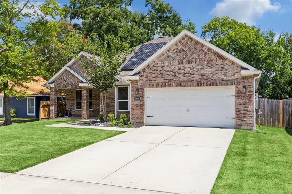 3810 Saratoga Drive Houston, TX 77088