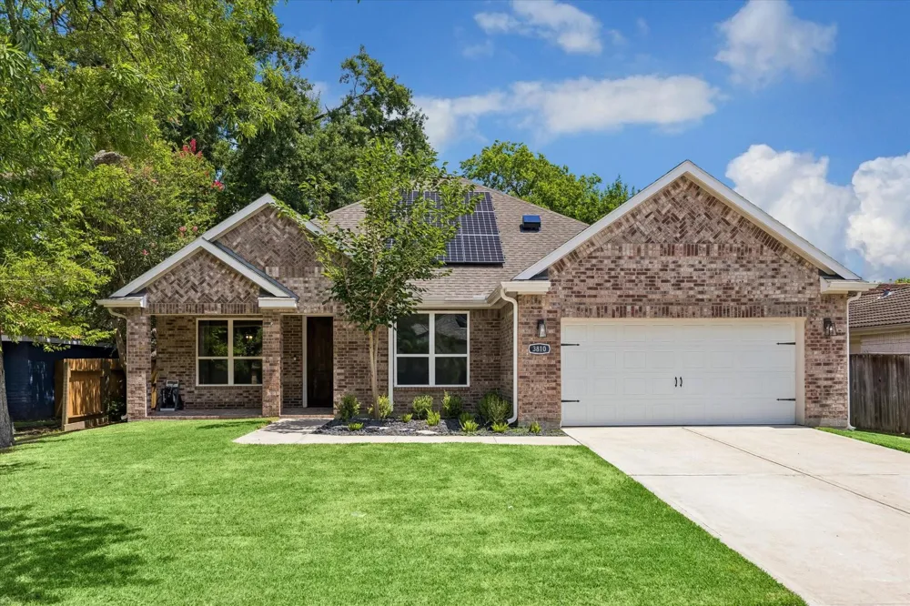 3810 Saratoga Drive Houston, TX 77088