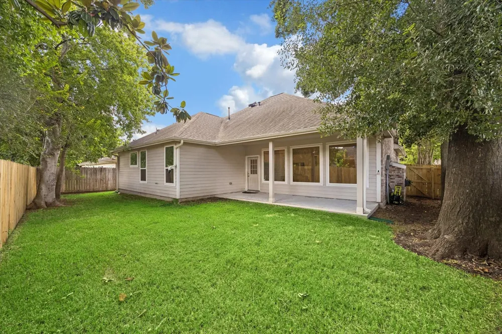 3810 Saratoga Drive Houston, TX 77088