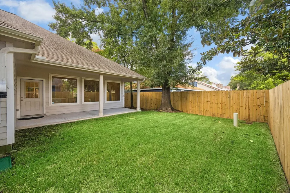 3810 Saratoga Drive Houston, TX 77088