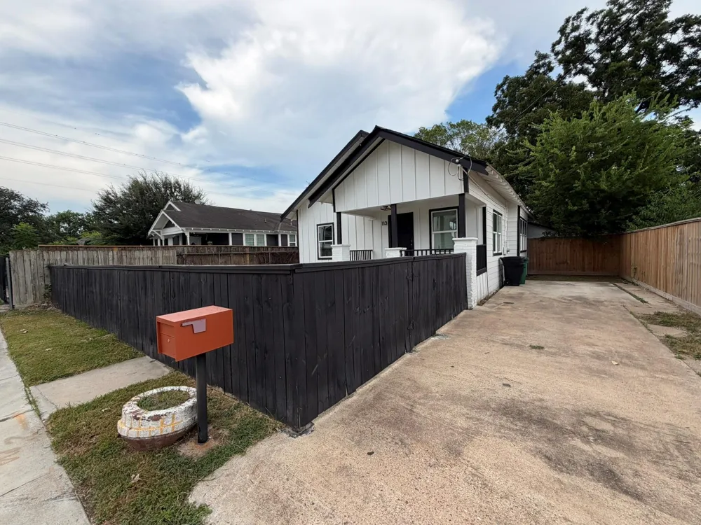 113 Delmar Street Houston, TX 77011