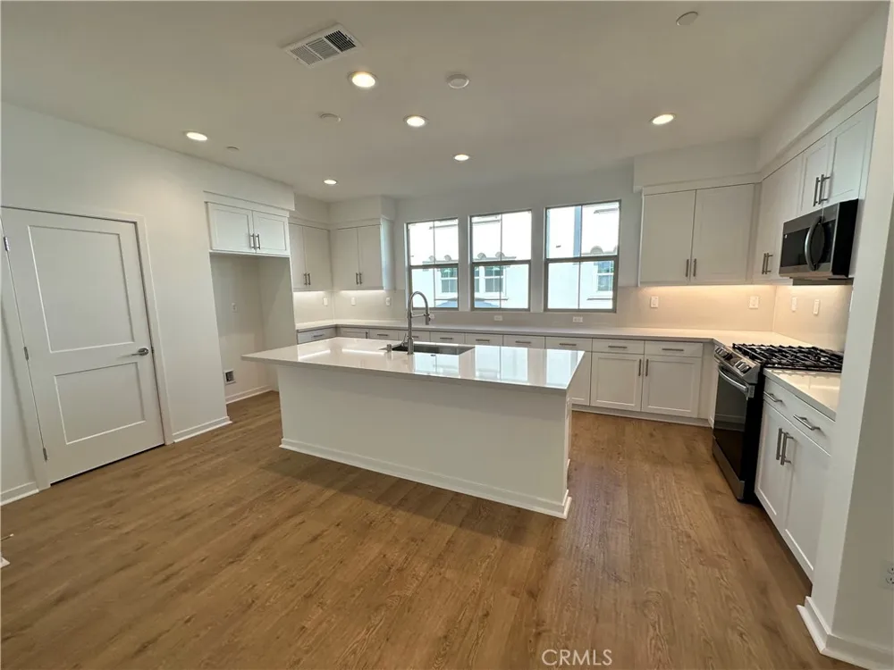 249 Averett Court Claremont, CA 91711