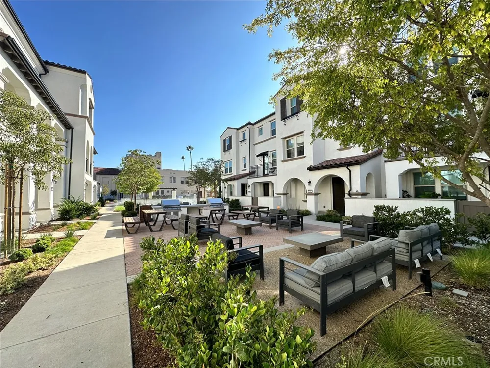 249 Averett Court Claremont, CA 91711