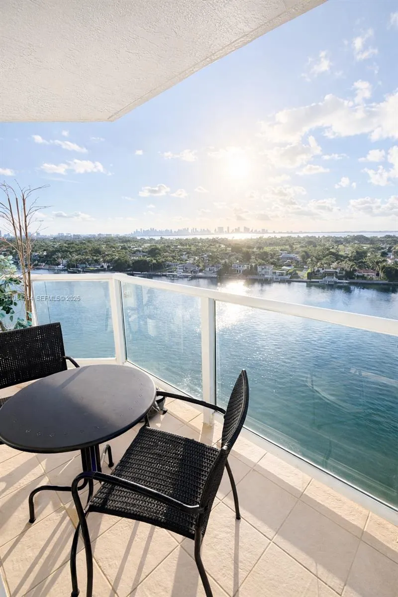 5900 Collins Ave #1405 Miami Beach, FL 33140