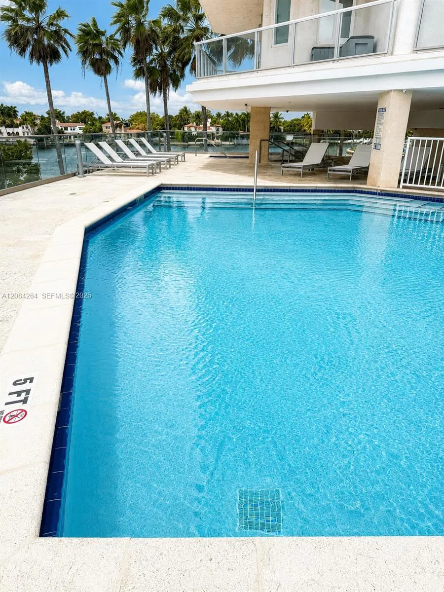 5900 Collins Ave #1405 Miami Beach, FL 33140