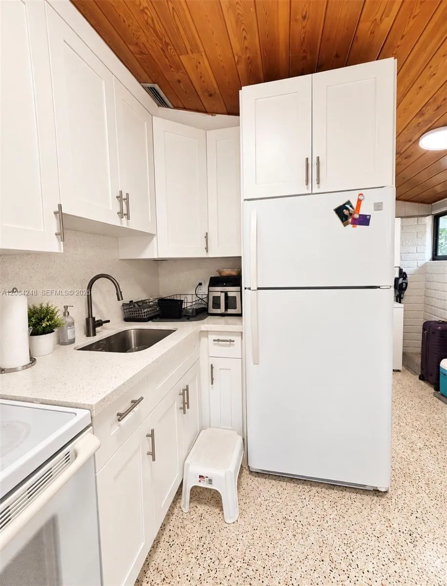 311 NW 56th Ave #B Miami, FL 33126