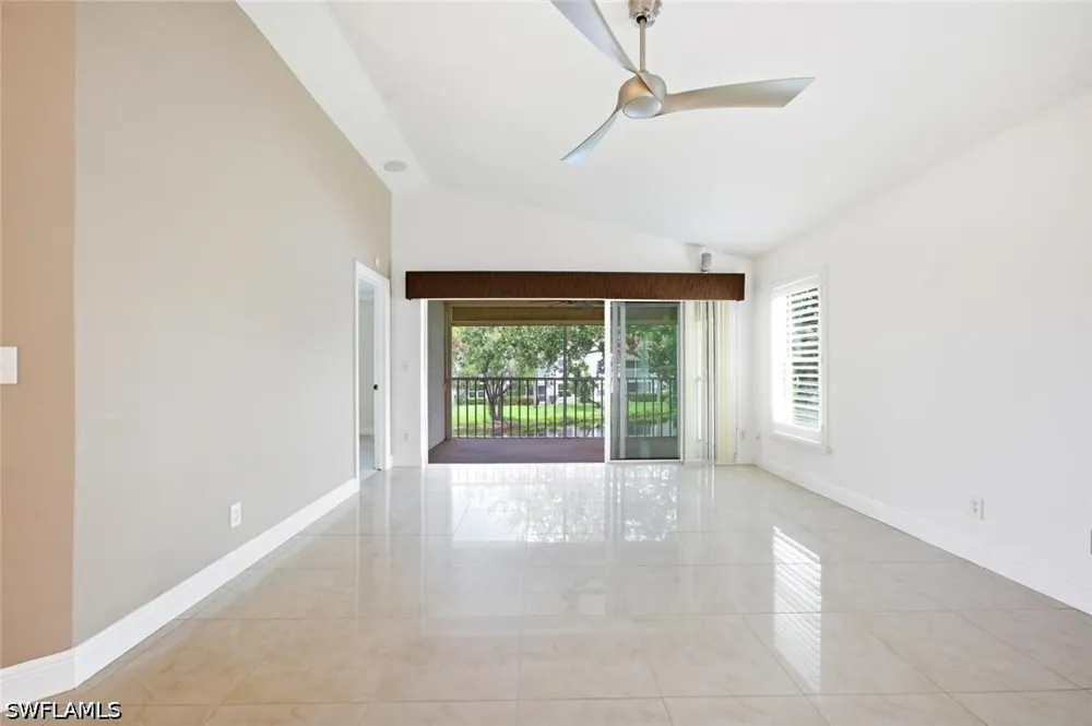 Luna Circle #204 Naples, FL 34109