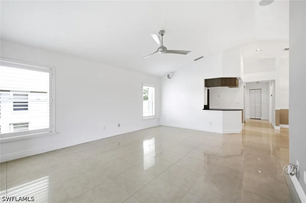Luna Circle #204 Naples, FL 34109