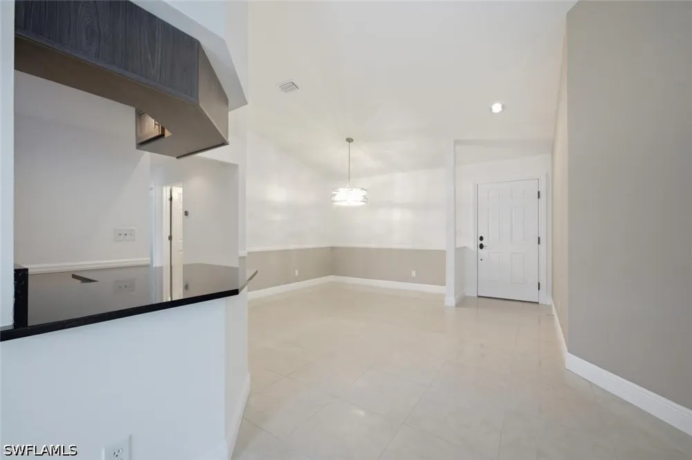 Luna Circle #204 Naples, FL 34109