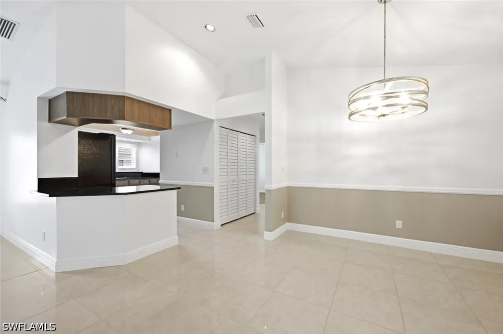 Luna Circle #204 Naples, FL 34109