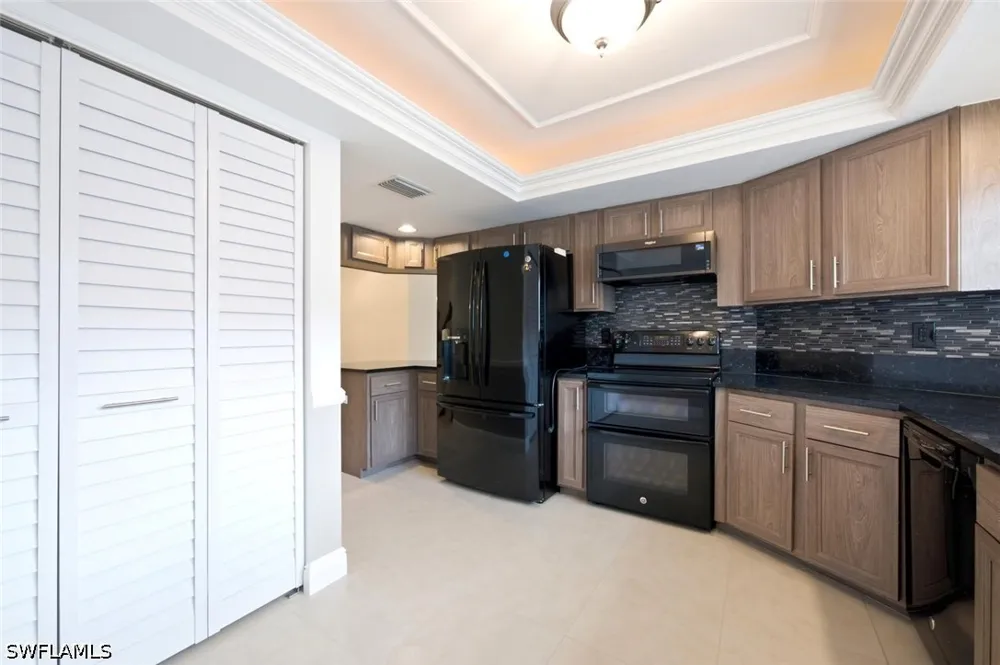 Luna Circle #204 Naples, FL 34109