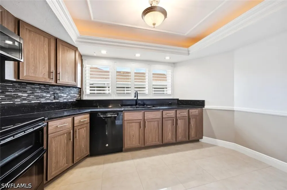 Luna Circle #204 Naples, FL 34109