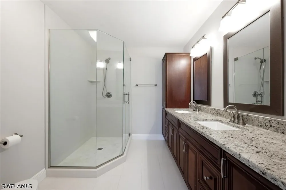 Luna Circle #204 Naples, FL 34109
