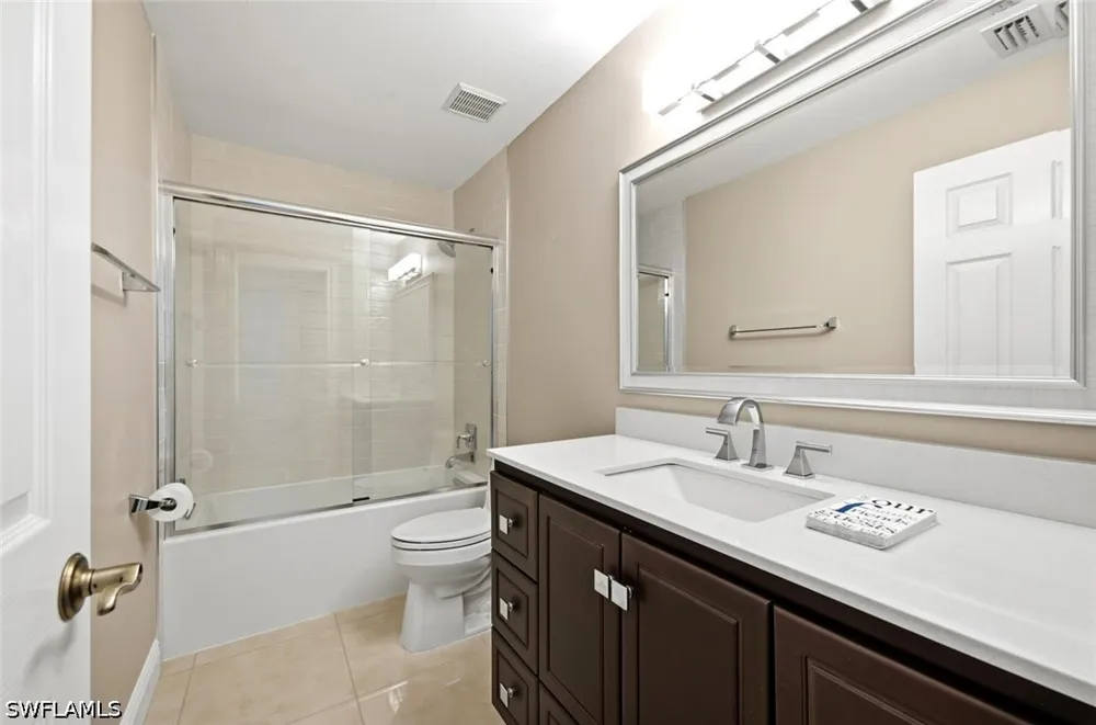 Luna Circle #204 Naples, FL 34109