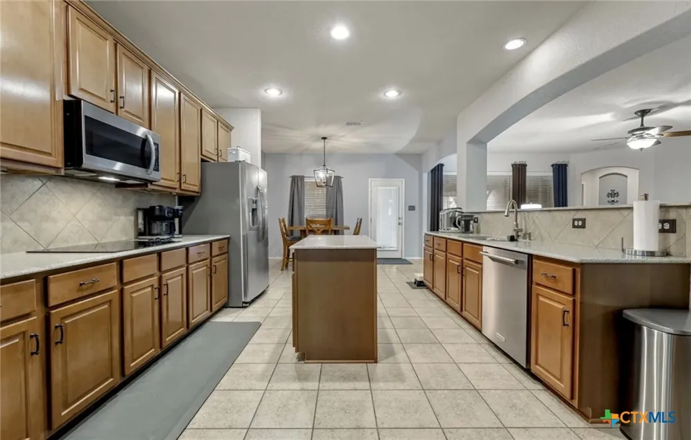 3517 Enchanted Farm Schertz, TX 78154