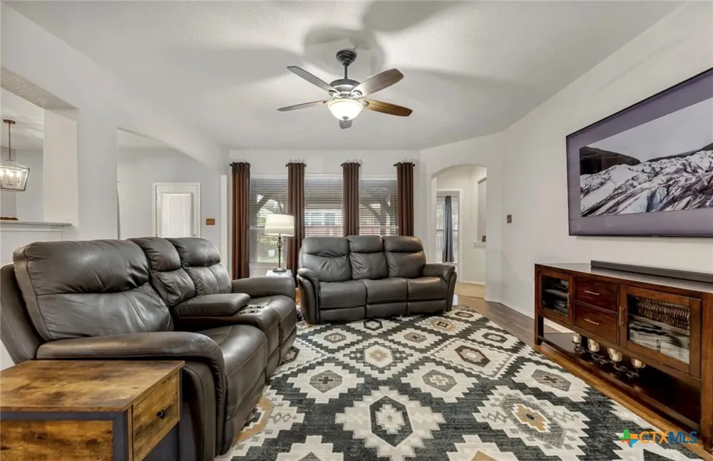 3517 Enchanted Farm Schertz, TX 78154