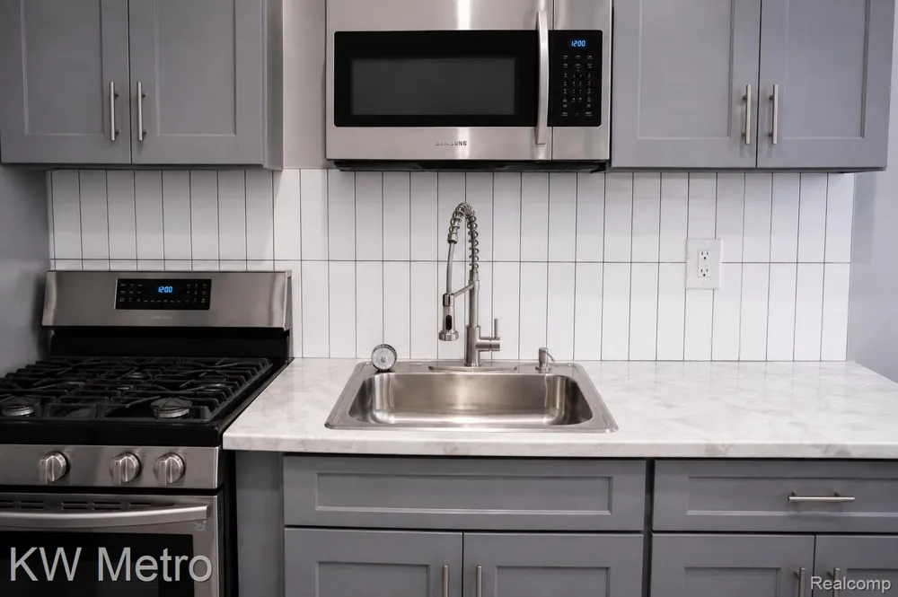 1668 Blaine Street Detroit City, MI 48206