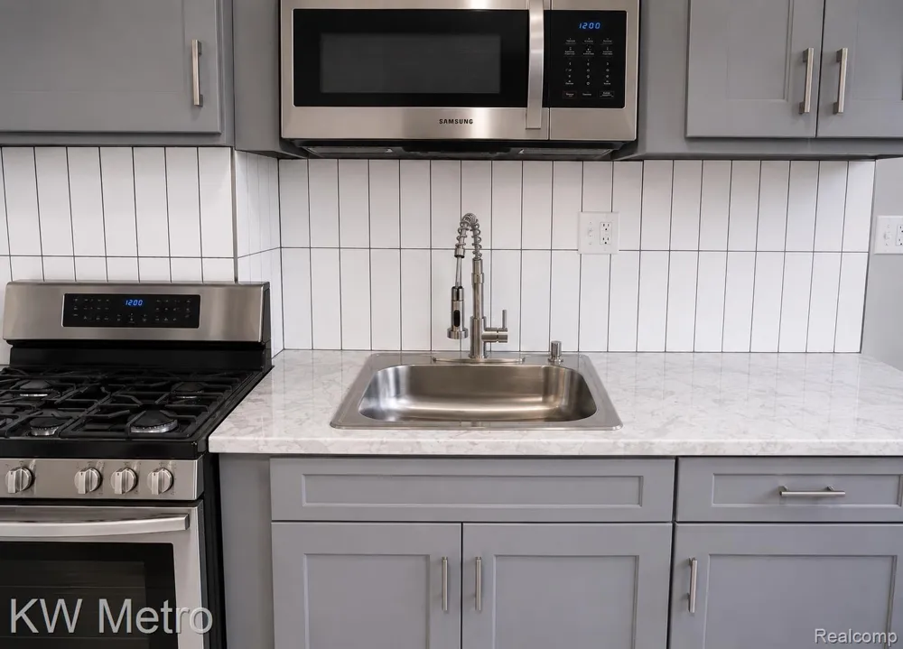 1668 Blaine Street Detroit City, MI 48206