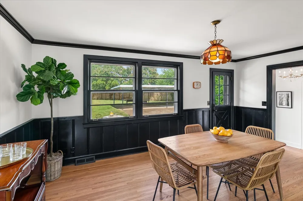 2512 Meadowood Dr Nashville, TN 37214