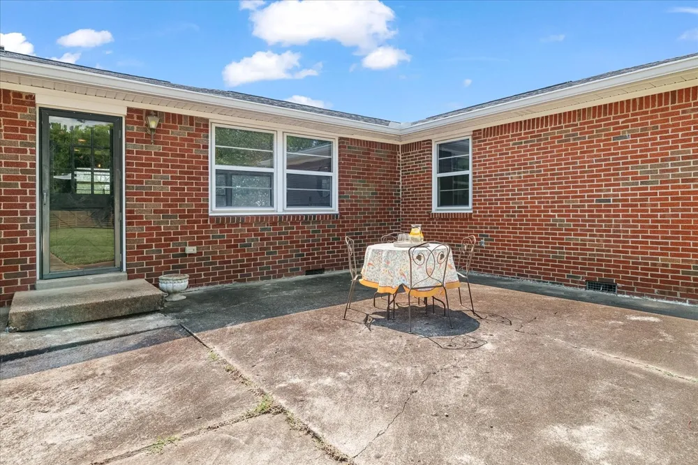 2512 Meadowood Dr Nashville, TN 37214