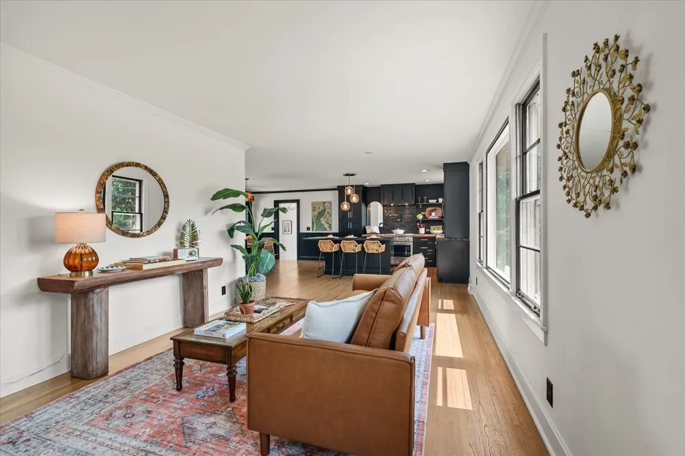 2512 Meadowood Dr Nashville, TN 37214