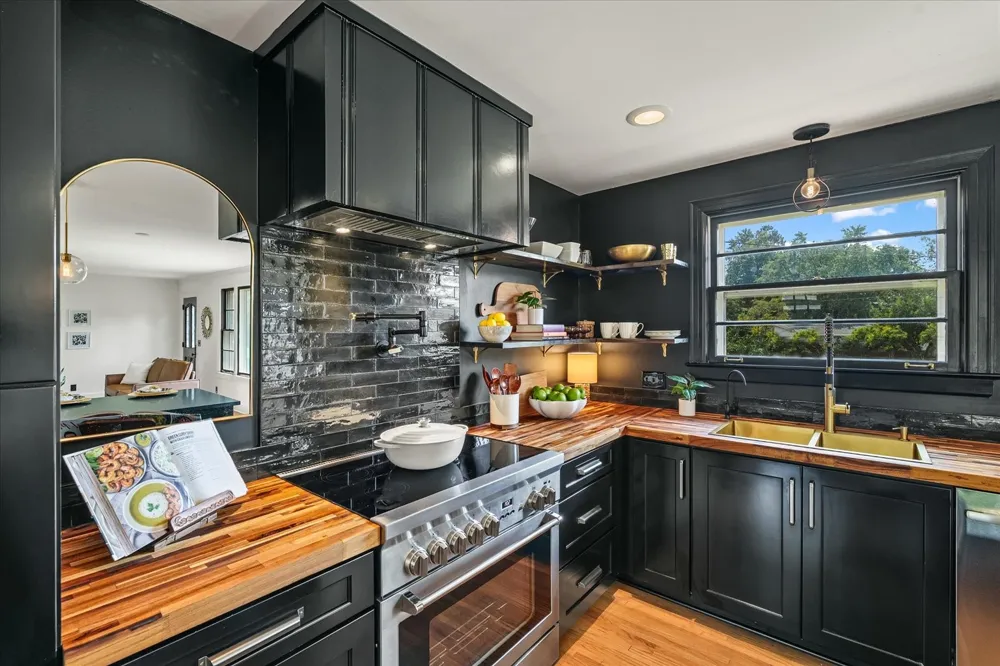 2512 Meadowood Dr Nashville, TN 37214