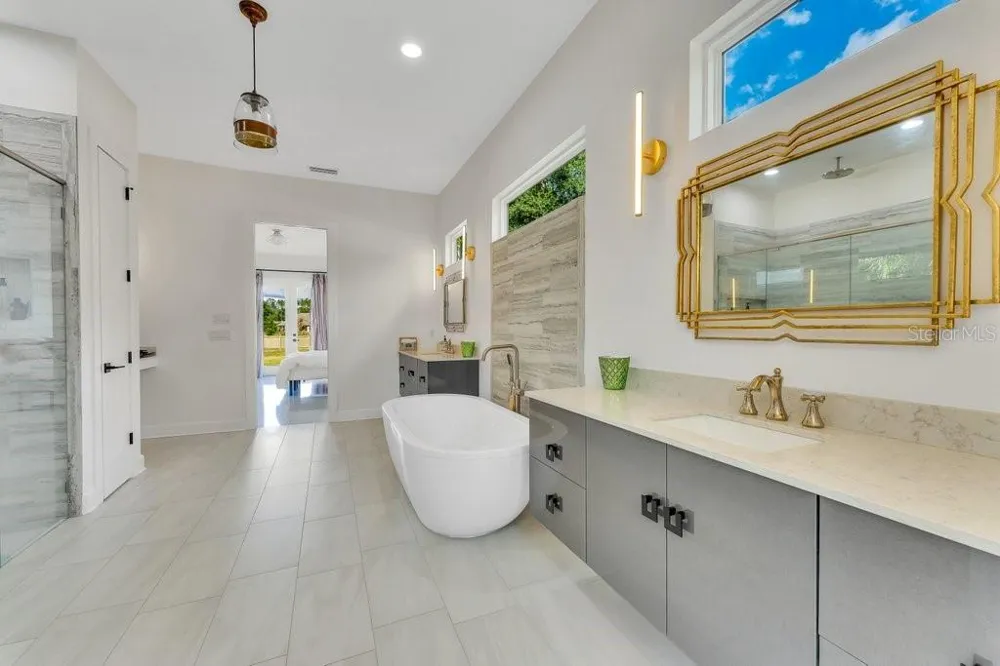 10468 SW 32ND AVENUE Gainesville, FL 32608