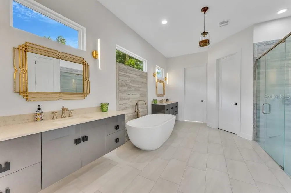 10468 SW 32ND AVENUE Gainesville, FL 32608