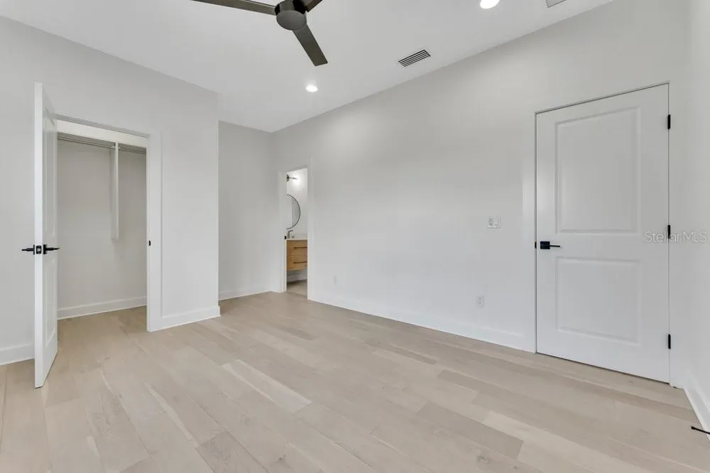 10468 SW 32ND AVENUE Gainesville, FL 32608