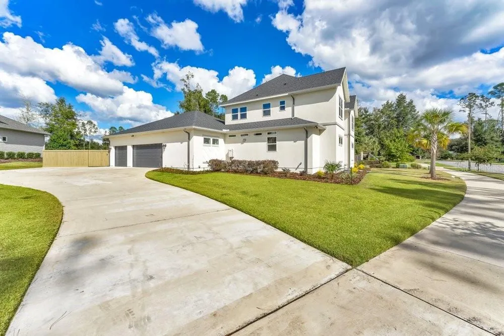 10468 SW 32ND AVENUE Gainesville, FL 32608
