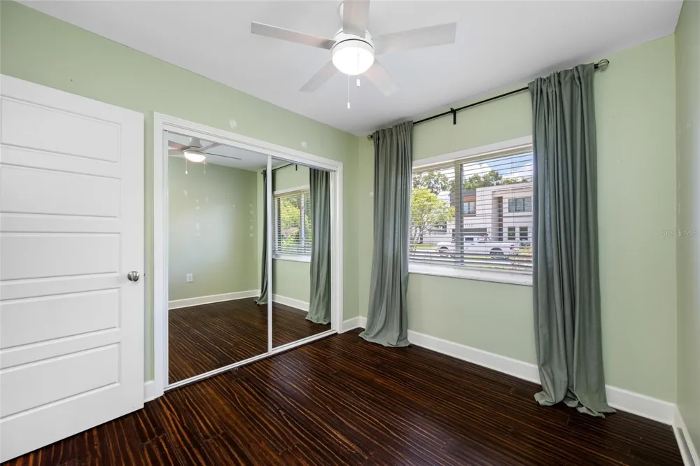 2121 W FARWELL DRIVE Tampa, FL 33603