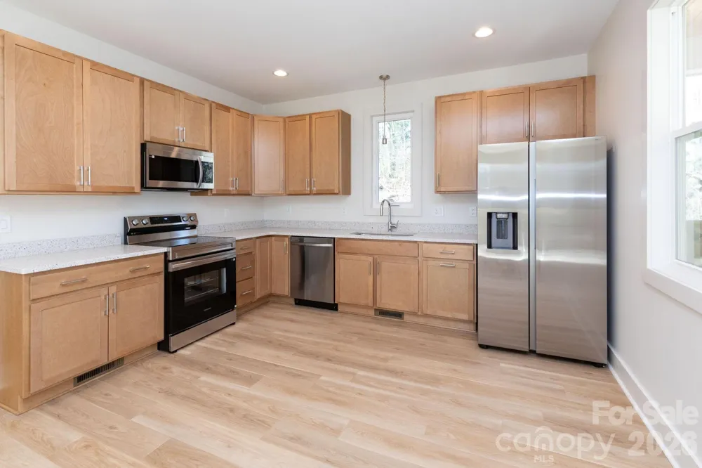 137 E Arbutus Trail Hendersonville, NC 28792