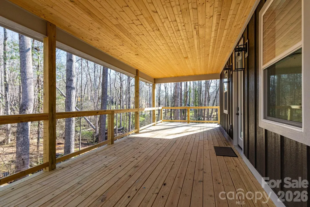 137 E Arbutus Trail Hendersonville, NC 28792