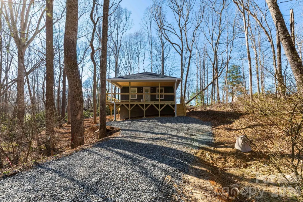 137 E Arbutus Trail Hendersonville, NC 28792