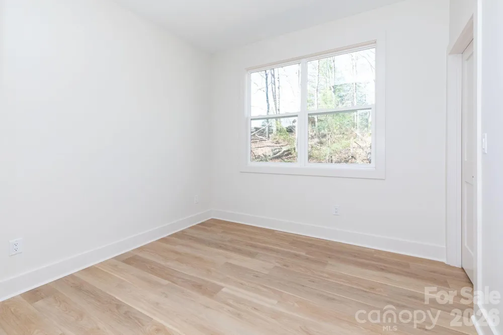 137 E Arbutus Trail Hendersonville, NC 28792