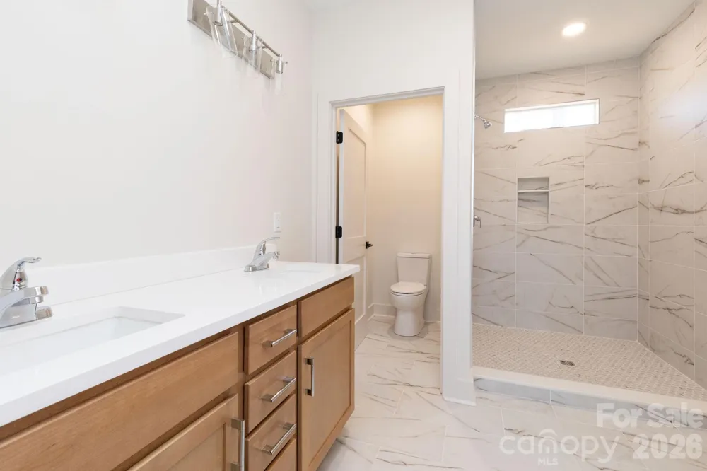 137 E Arbutus Trail Hendersonville, NC 28792