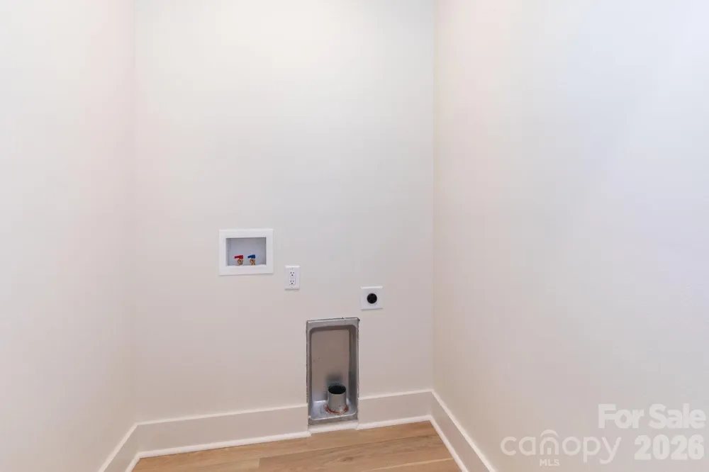 137 E Arbutus Trail Hendersonville, NC 28792