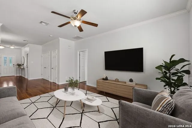 11815 Garden Gate San Antonio, TX 78213