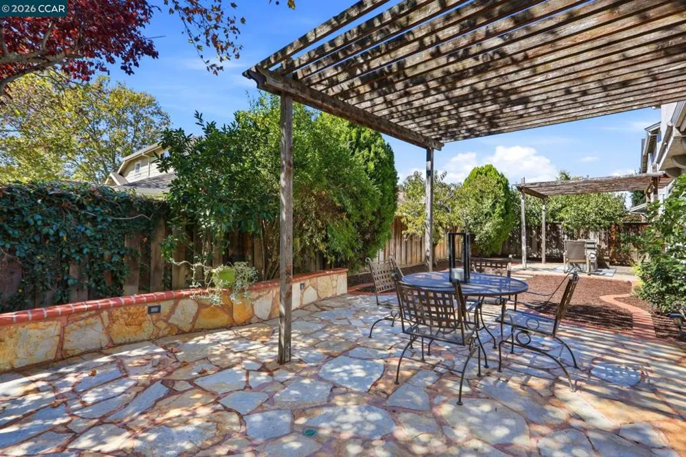 1101 Sunny Cove St Walnut Creek, CA 94597