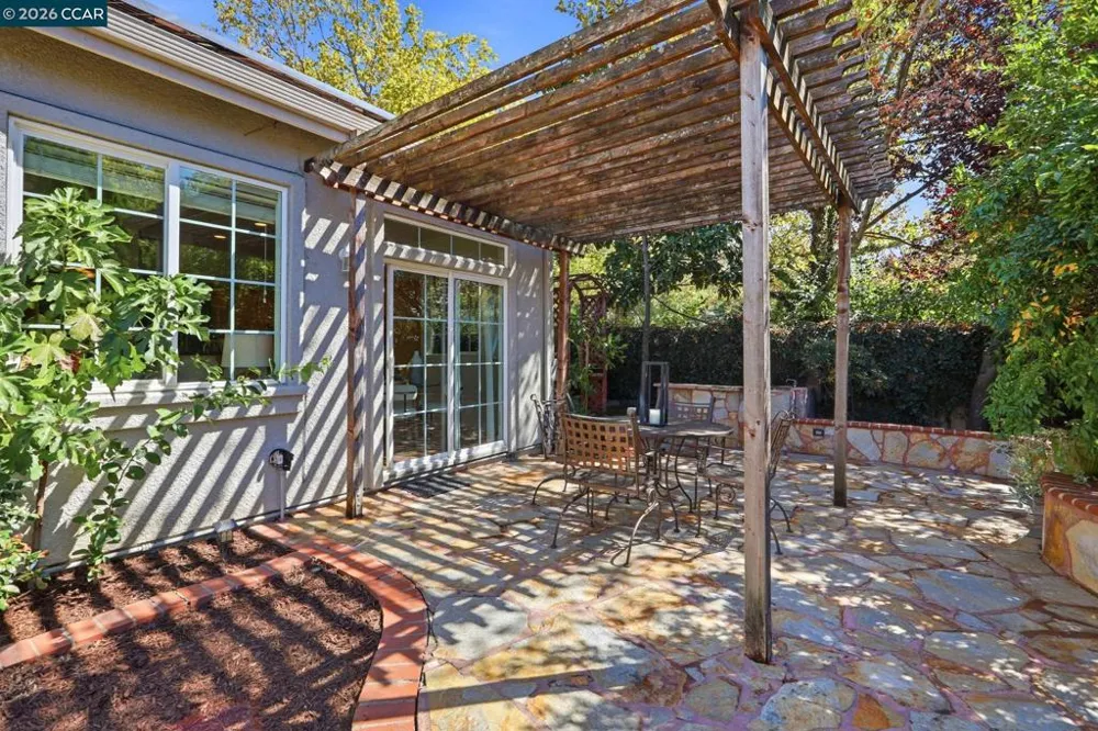 1101 Sunny Cove St Walnut Creek, CA 94597
