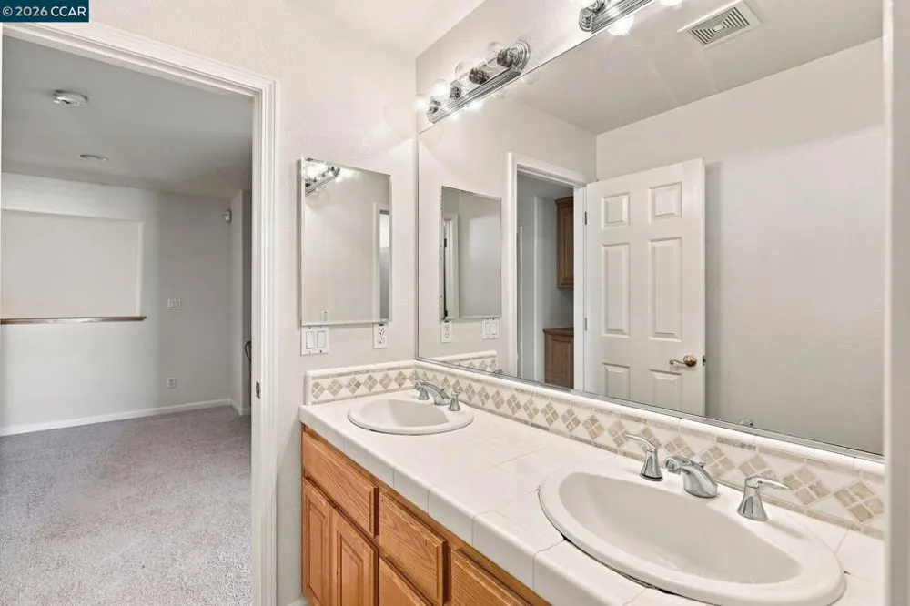 1101 Sunny Cove St Walnut Creek, CA 94597