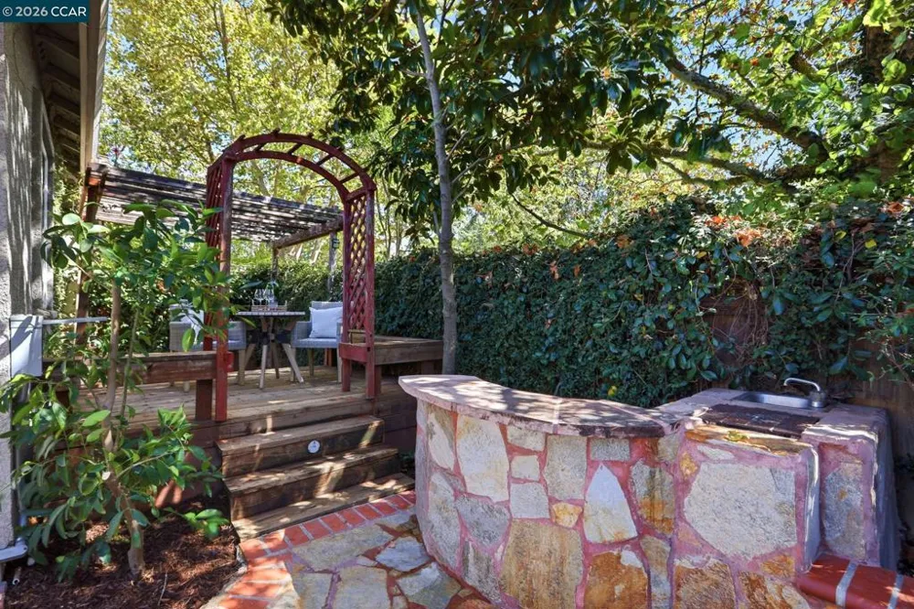 1101 Sunny Cove St Walnut Creek, CA 94597