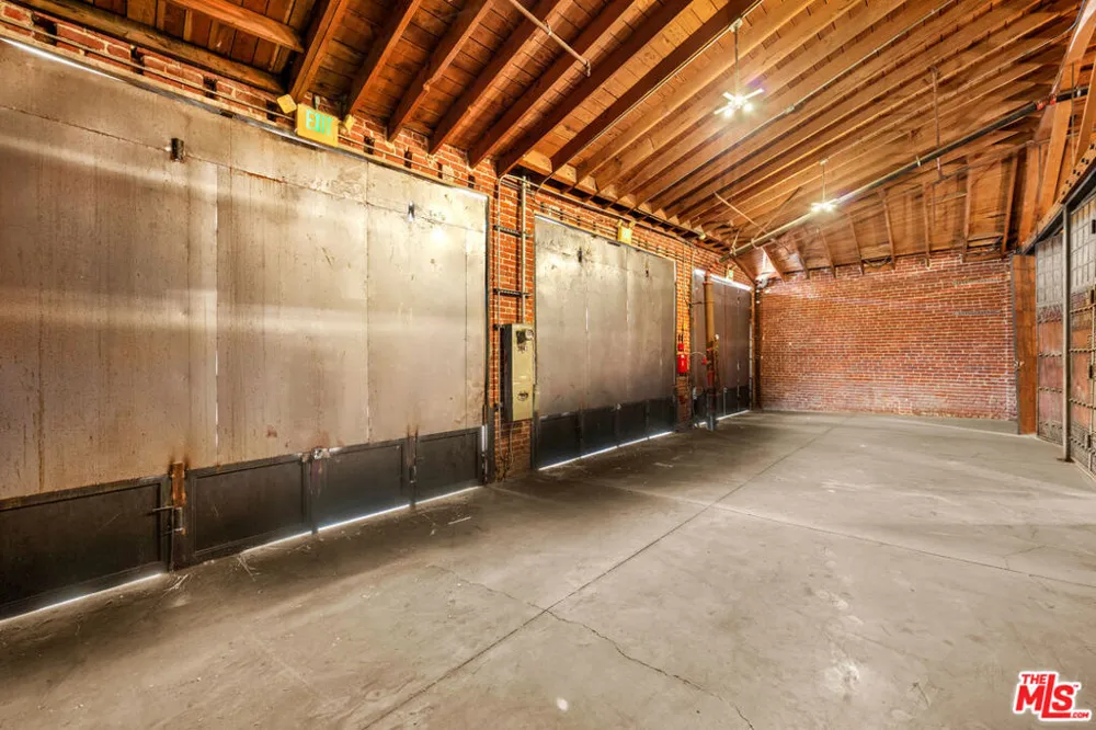 3841 Broadway Place Los Angeles, CA 90037