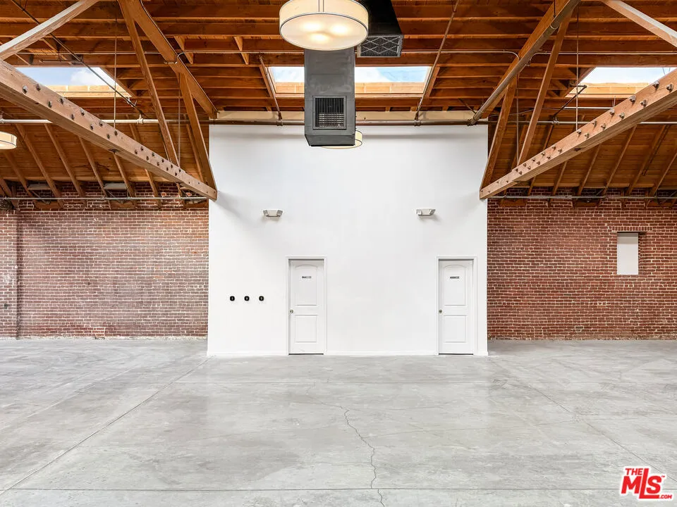 3841 Broadway Place Los Angeles, CA 90037