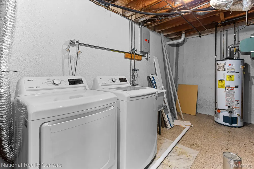 38860 Country Circle Farmington Hills City, MI 48331