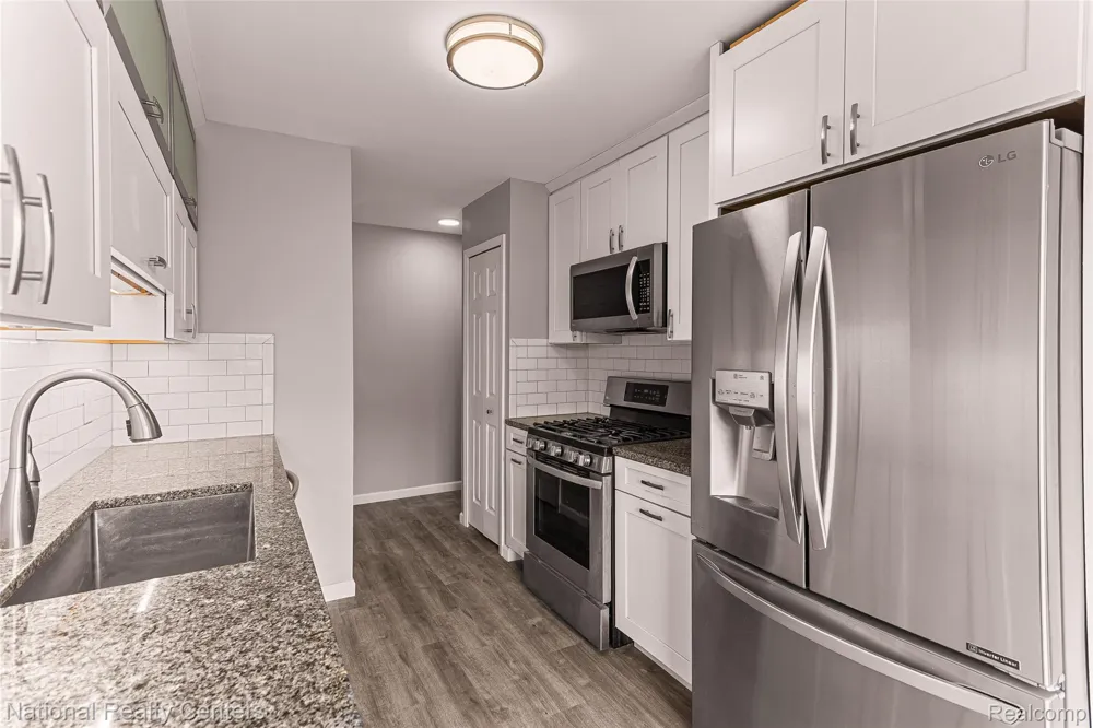 38860 Country Circle Farmington Hills City, MI 48331